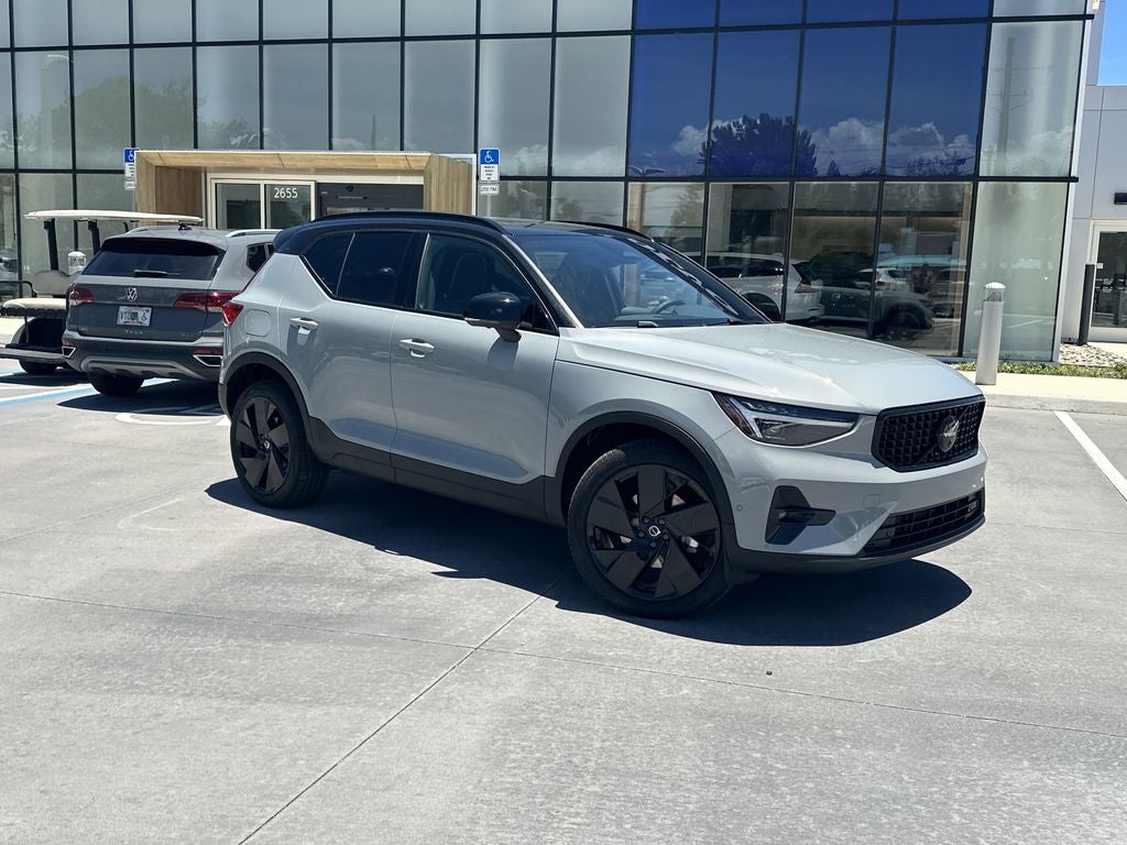 2026 Volvo XC40 B5 Ultra Black Edition