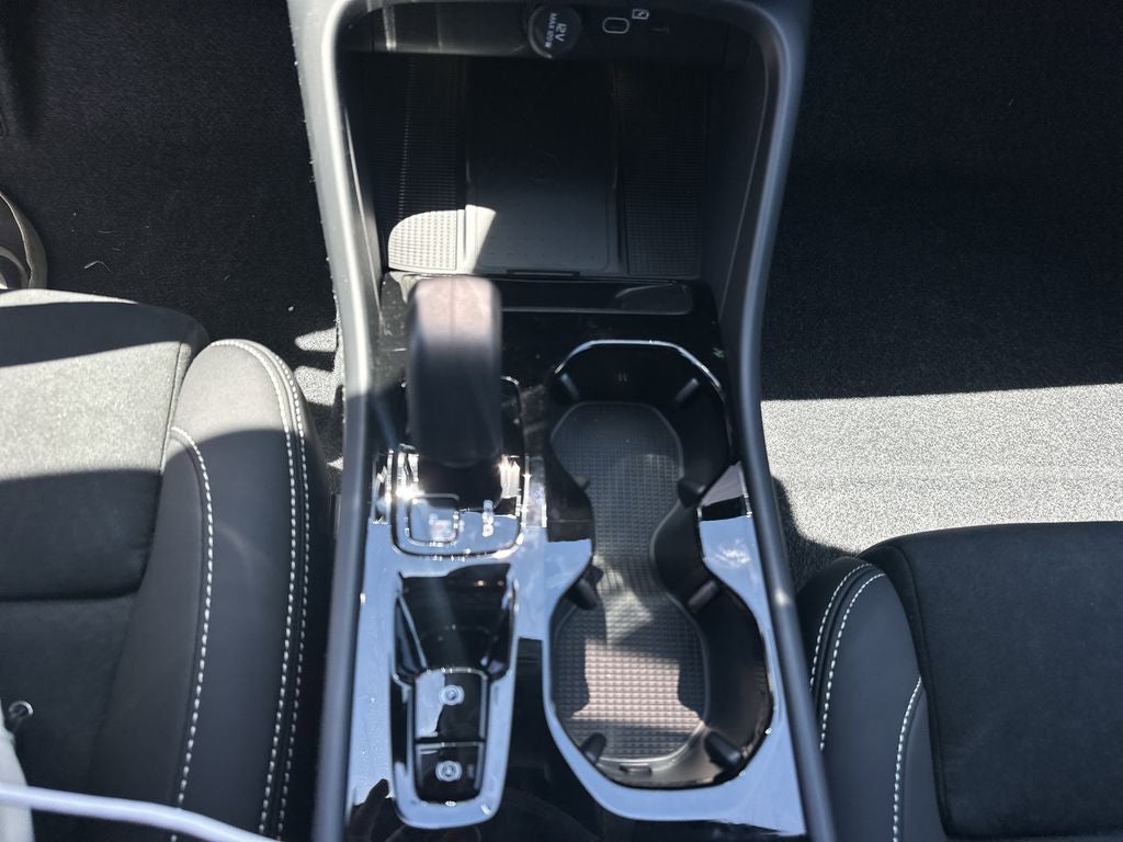 2026 Volvo XC40 B5 Ultra Black Edition