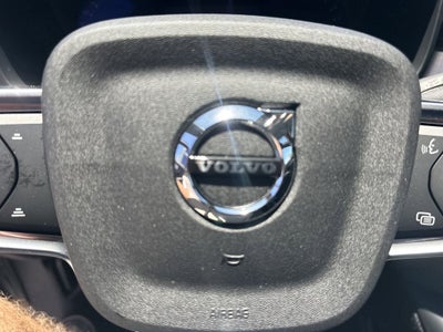 2026 Volvo XC40 B5 Ultra Black Edition