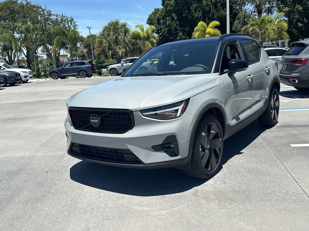 2026 Volvo XC40 B5 Ultra Black Edition