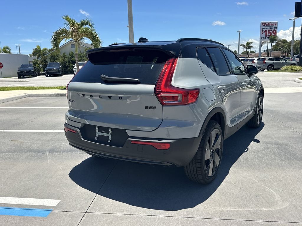 2026 Volvo XC40 B5 Ultra Black Edition