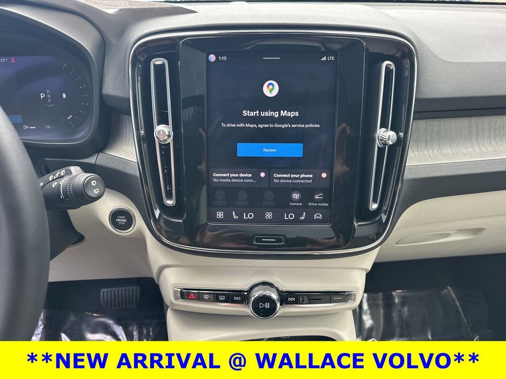 2023 Volvo XC40 B5 Plus Bright Theme