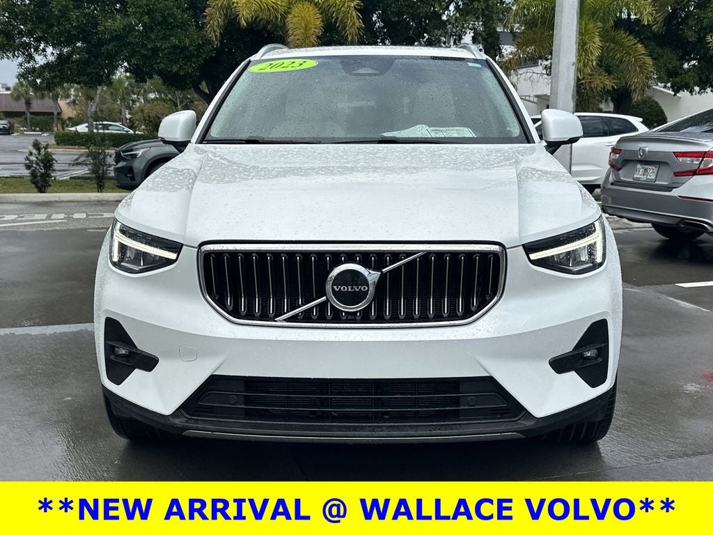 2023 Volvo XC40 B5 Plus Bright Theme