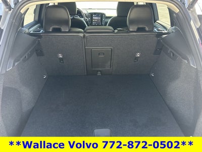 2025 Volvo XC40 B5 Core