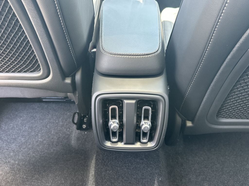 2026 Volvo XC40 B5 Core