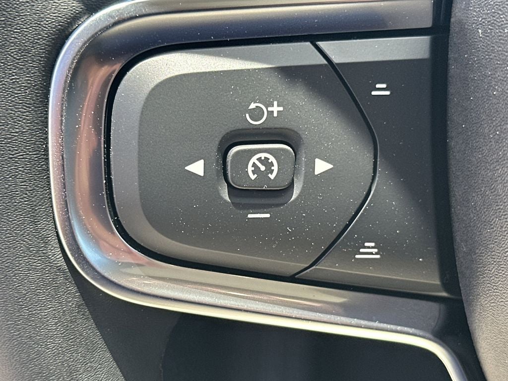 2026 Volvo XC40 B5 Core