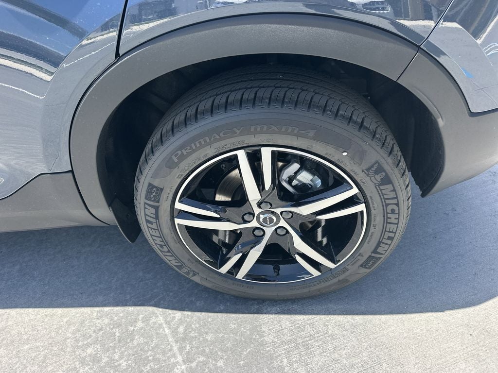 2026 Volvo XC40 B5 Core