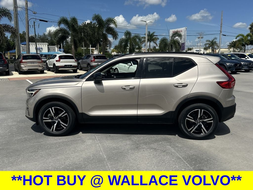 2024 Volvo XC40 B5 Core