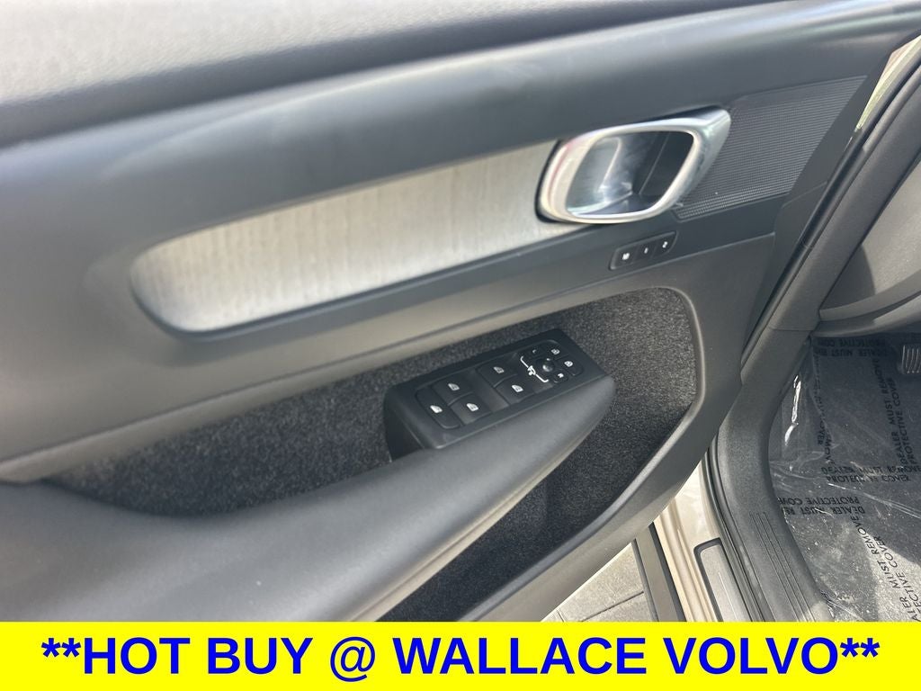 2024 Volvo XC40 B5 Core