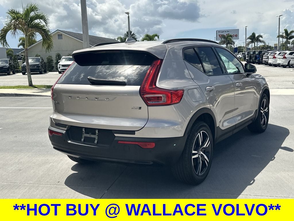 2024 Volvo XC40 B5 Core