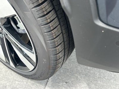 2026 Volvo XC40 B5 Ultra
