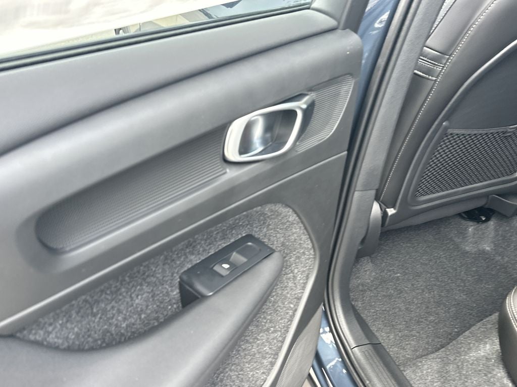 2026 Volvo XC40 B5 Ultra