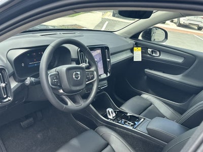 2026 Volvo XC40 B5 Ultra