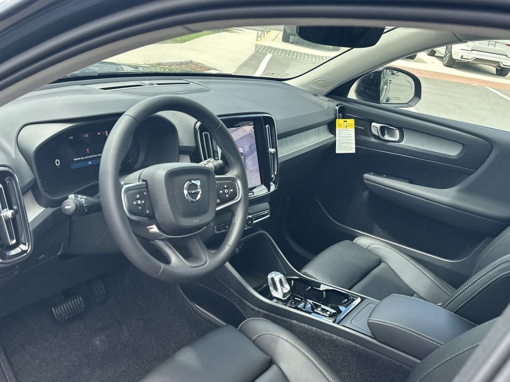 2026 Volvo XC40 B5 Ultra