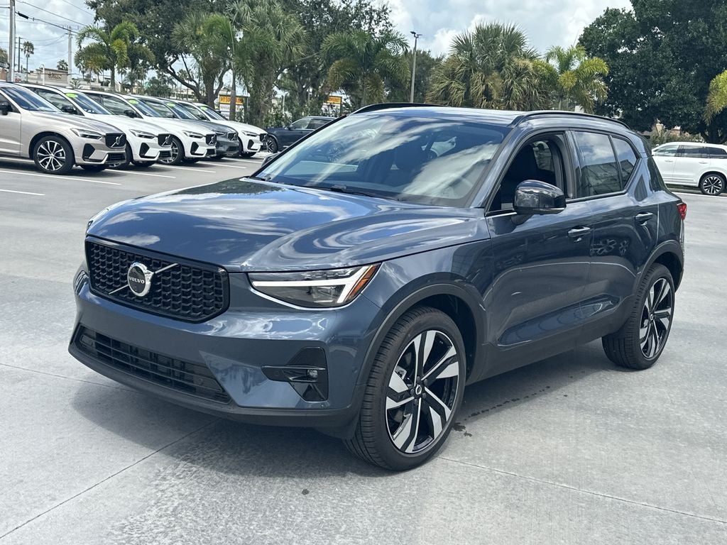 2026 Volvo XC40 B5 Ultra