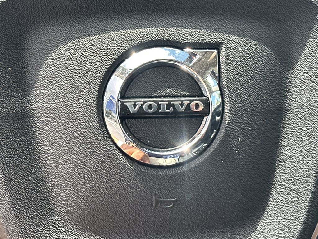 2026 Volvo XC40 B5 Ultra