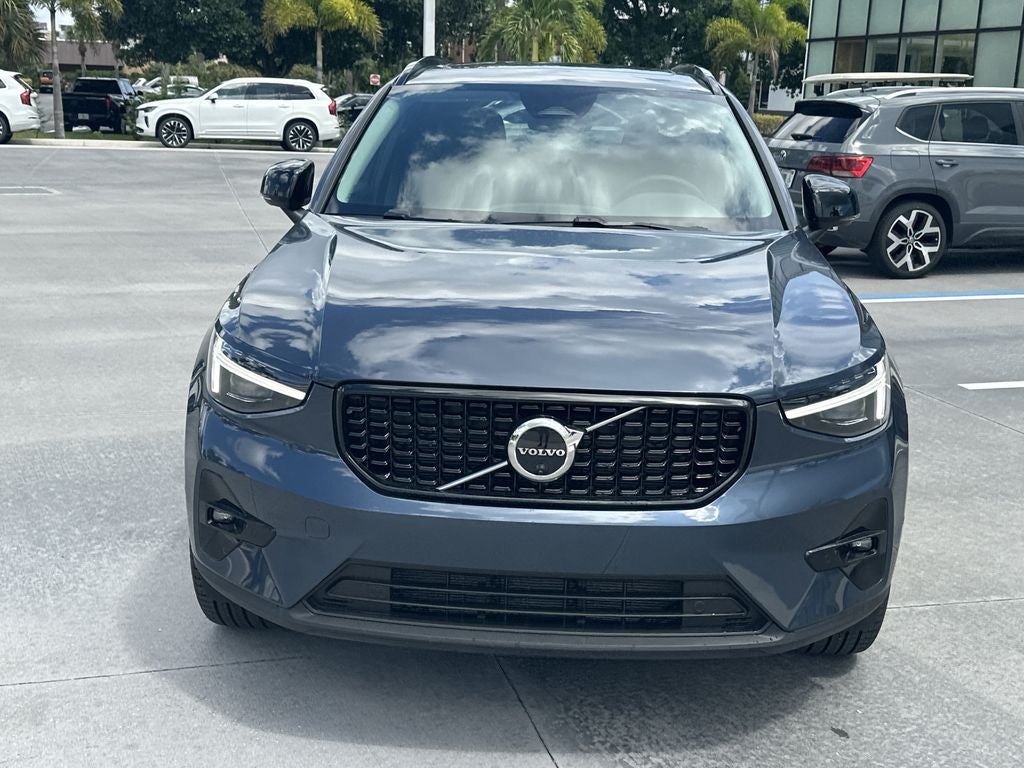 2026 Volvo XC40 B5 Ultra