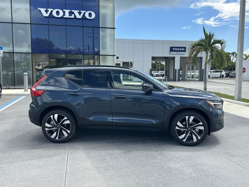 2026 Volvo XC40 B5 Ultra