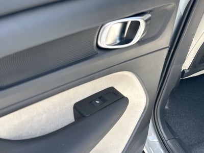 2026 Volvo XC40 B5 Ultra