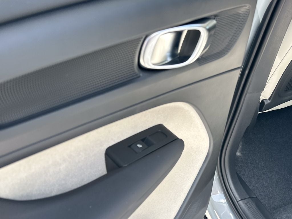 2026 Volvo XC40 B5 Ultra