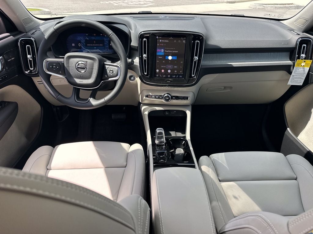 2026 Volvo XC40 B5 Ultra