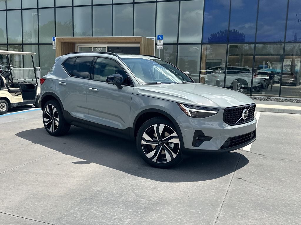 2026 Volvo XC40 B5 Ultra