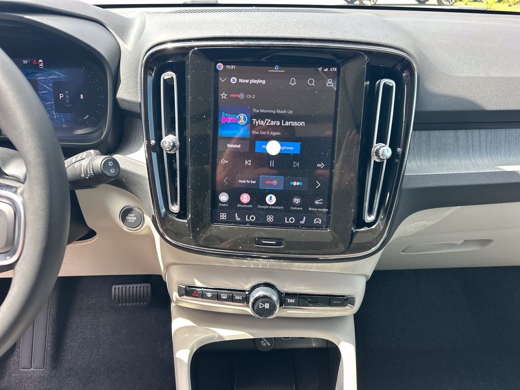 2026 Volvo XC40 B5 Ultra