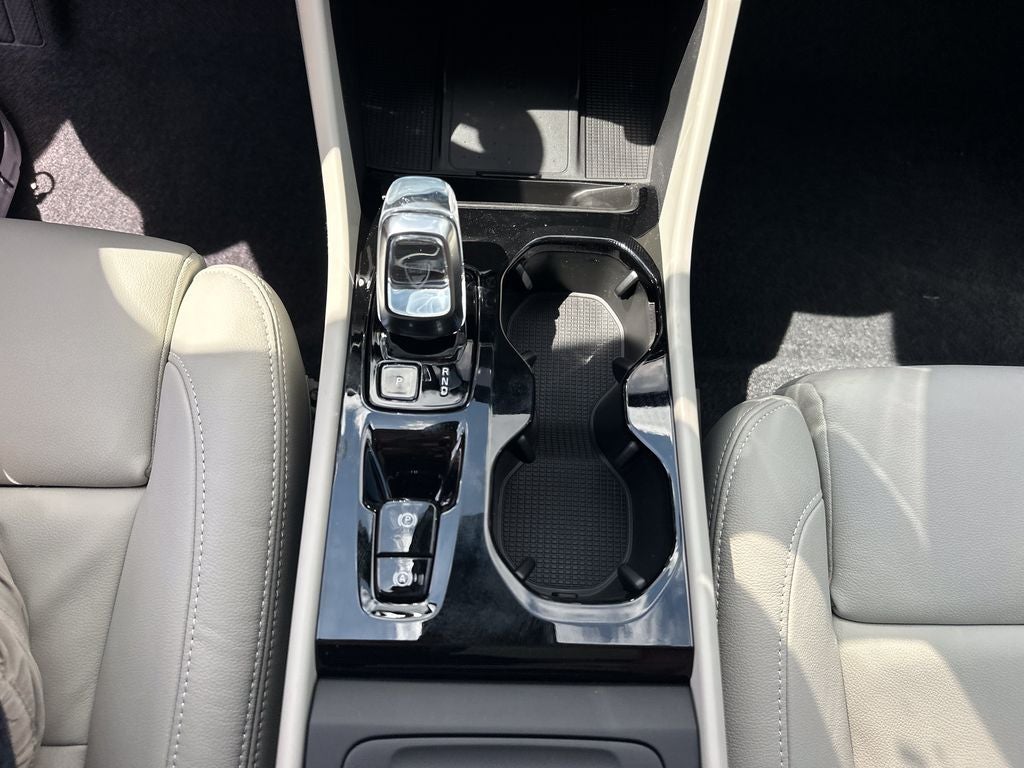 2026 Volvo XC40 B5 Ultra