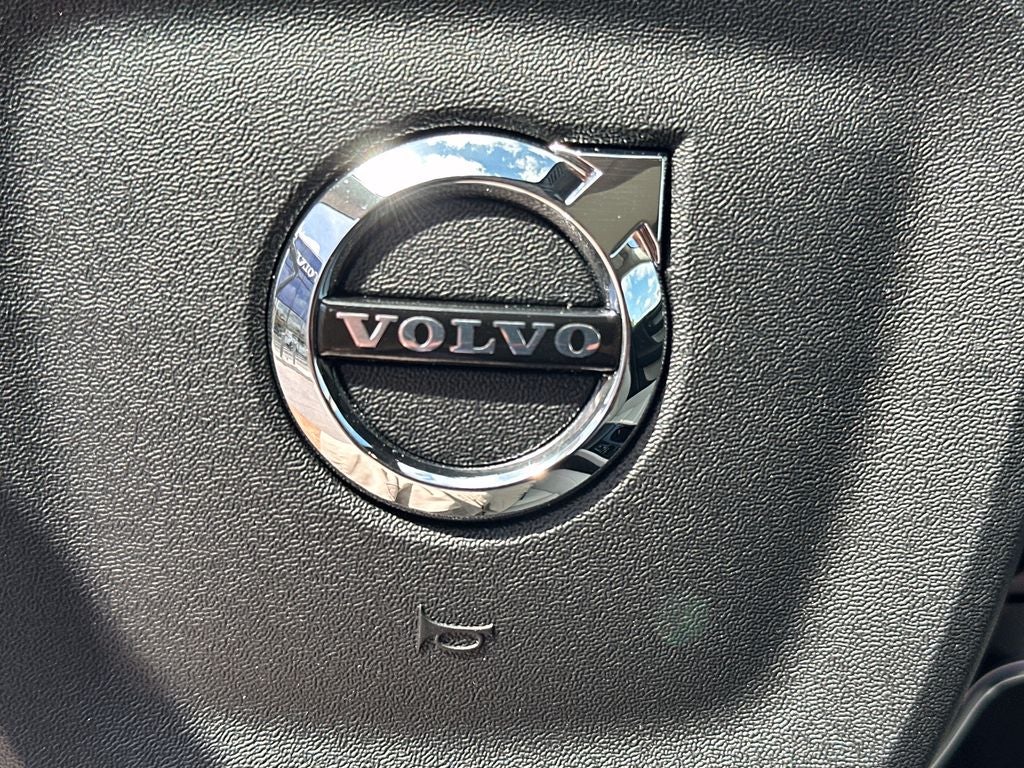 2026 Volvo XC40 B5 Ultra