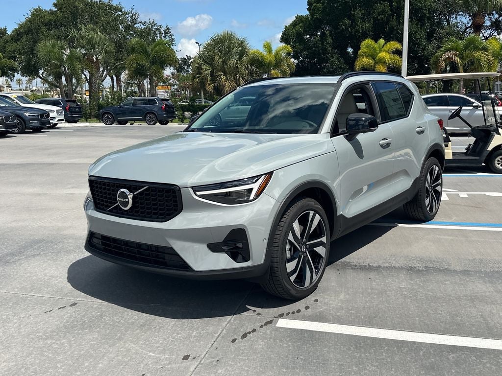2026 Volvo XC40 B5 Ultra