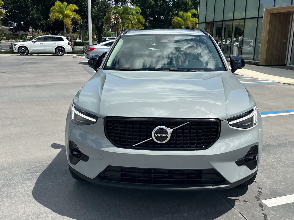 2026 Volvo XC40 B5 Ultra