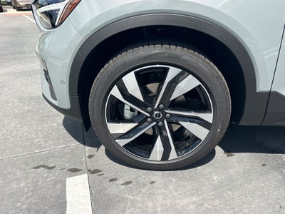 2026 Volvo XC40 B5 Ultra