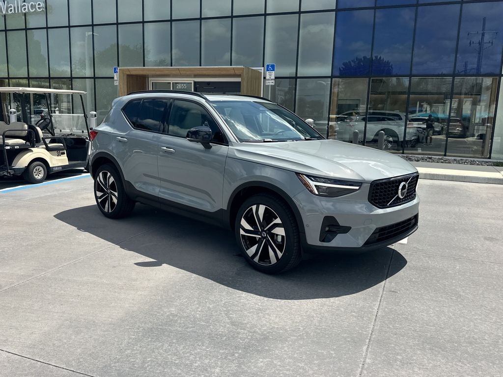 2026 Volvo XC40 B5 Ultra