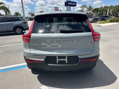 2026 Volvo XC40 B5 Ultra