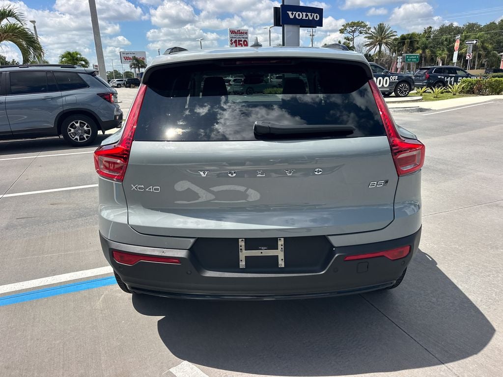 2026 Volvo XC40 B5 Ultra