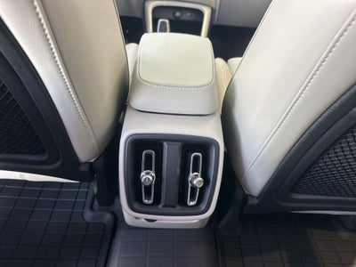 2026 Volvo XC40 B5 Ultra