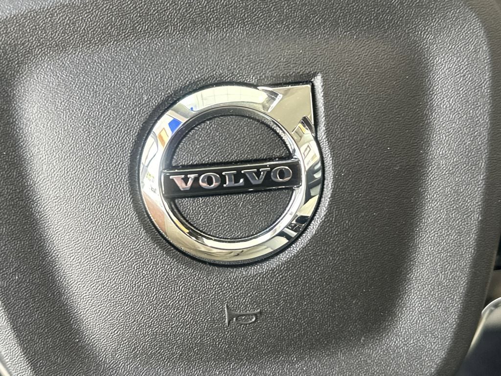 2026 Volvo XC40 B5 Ultra