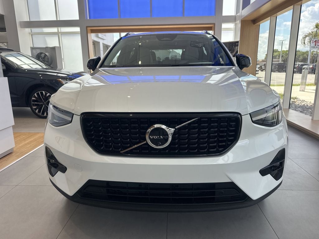 2026 Volvo XC40 B5 Ultra