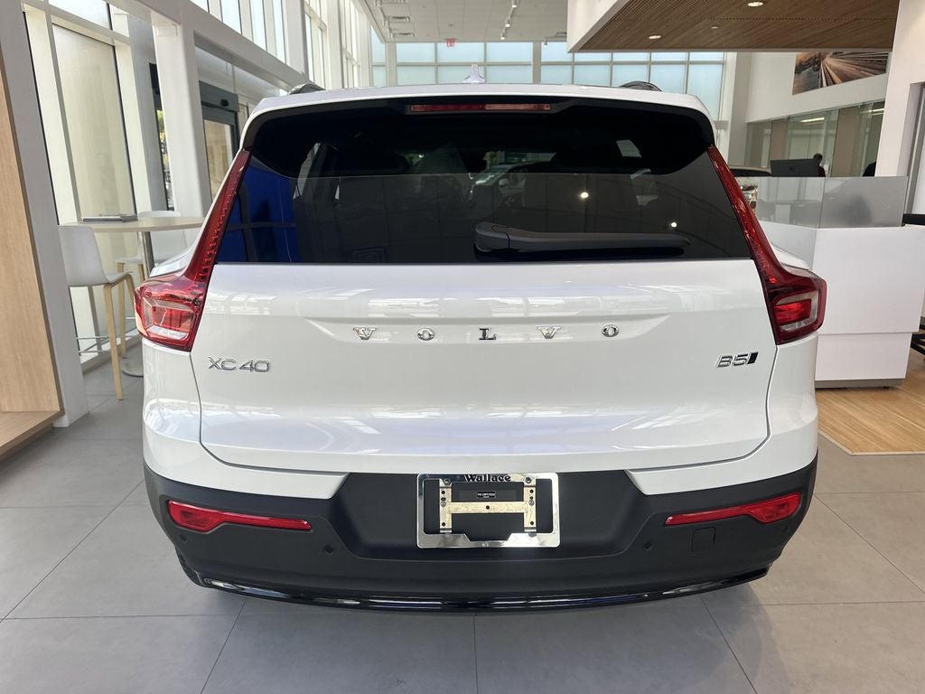 2026 Volvo XC40 B5 Ultra
