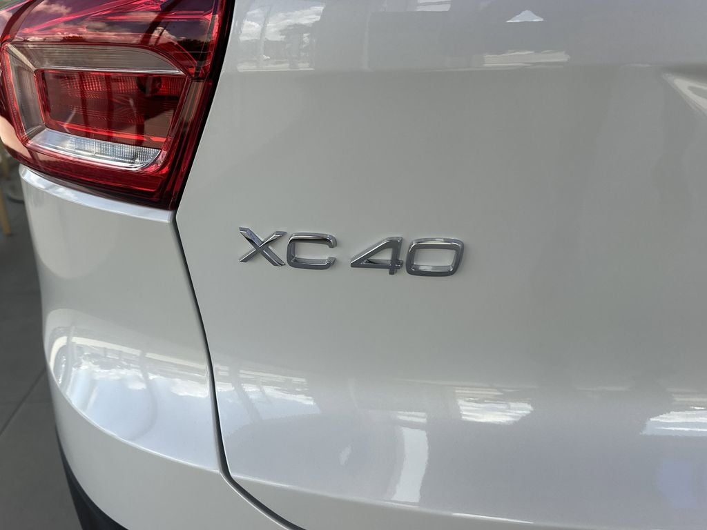 2026 Volvo XC40 B5 Ultra