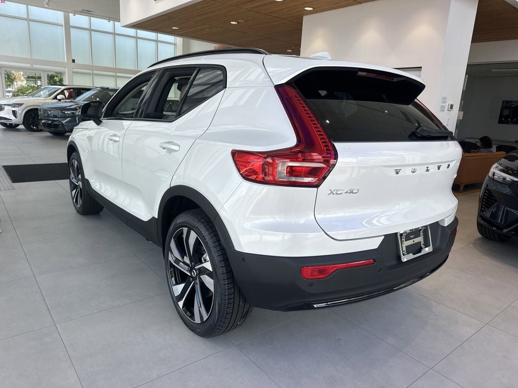 2026 Volvo XC40 B5 Ultra