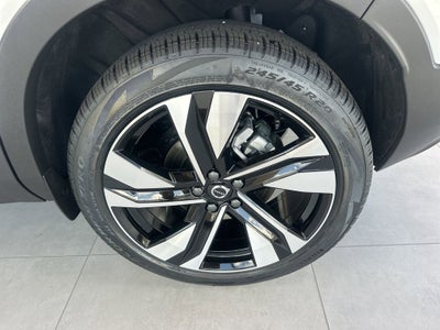 2026 Volvo XC40 B5 Ultra