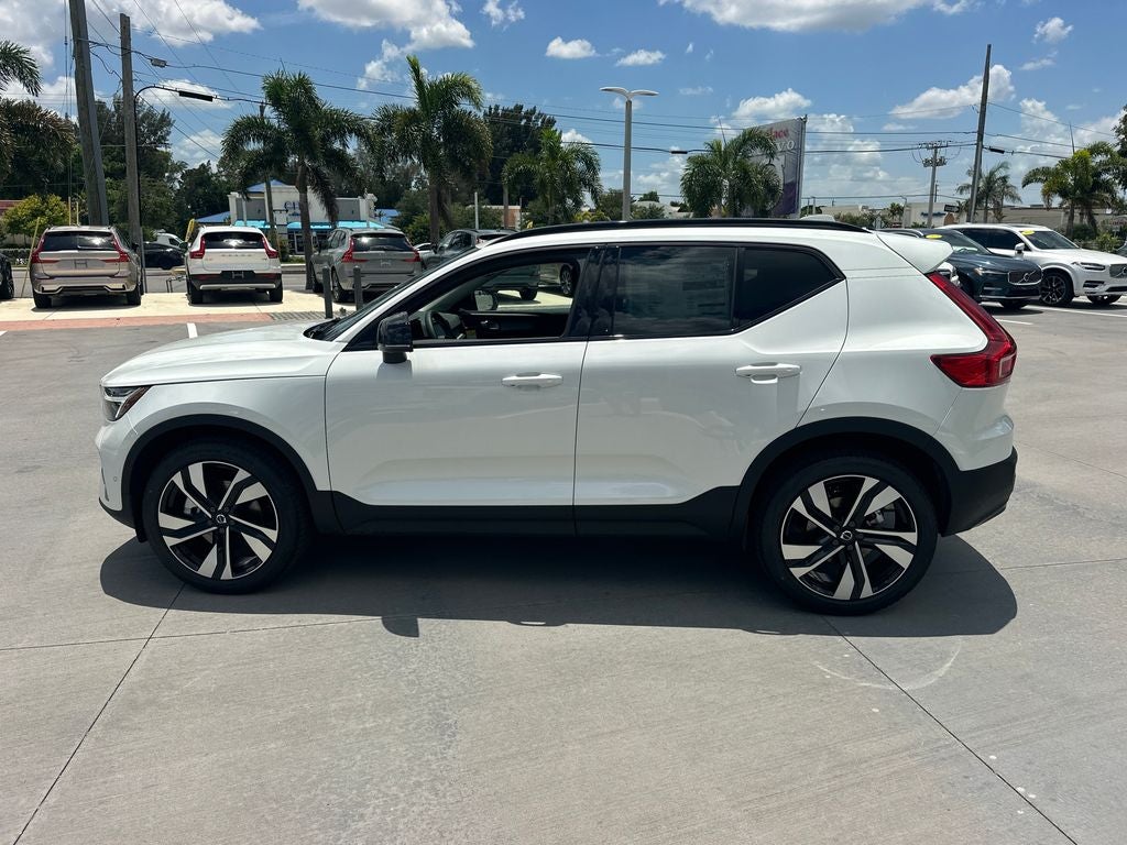 2026 Volvo XC40 B5 Ultra