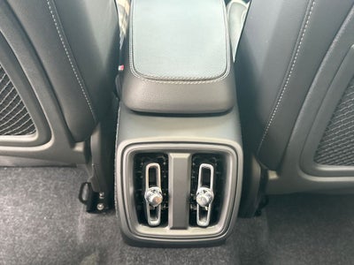 2026 Volvo XC40 B5 Ultra