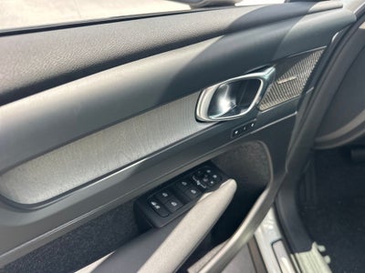 2026 Volvo XC40 B5 Ultra