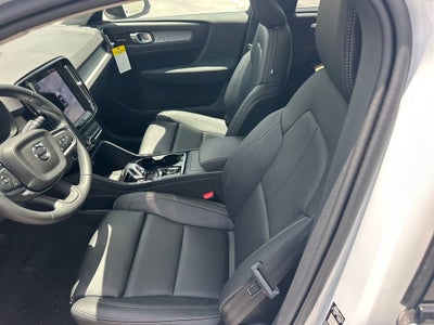 2026 Volvo XC40 B5 Ultra