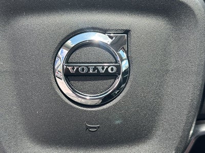 2026 Volvo XC40 B5 Ultra