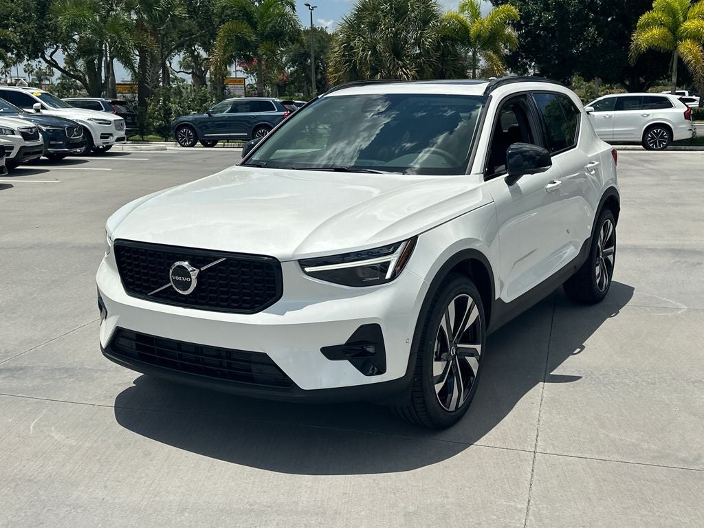 2026 Volvo XC40 B5 Ultra