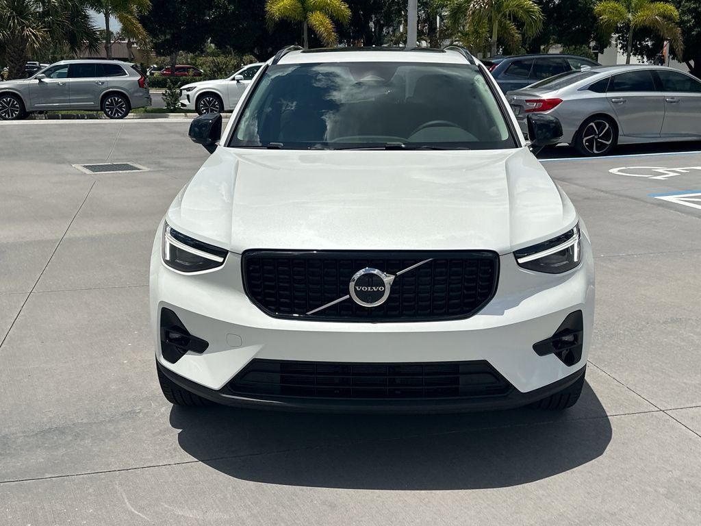 2026 Volvo XC40 B5 Ultra