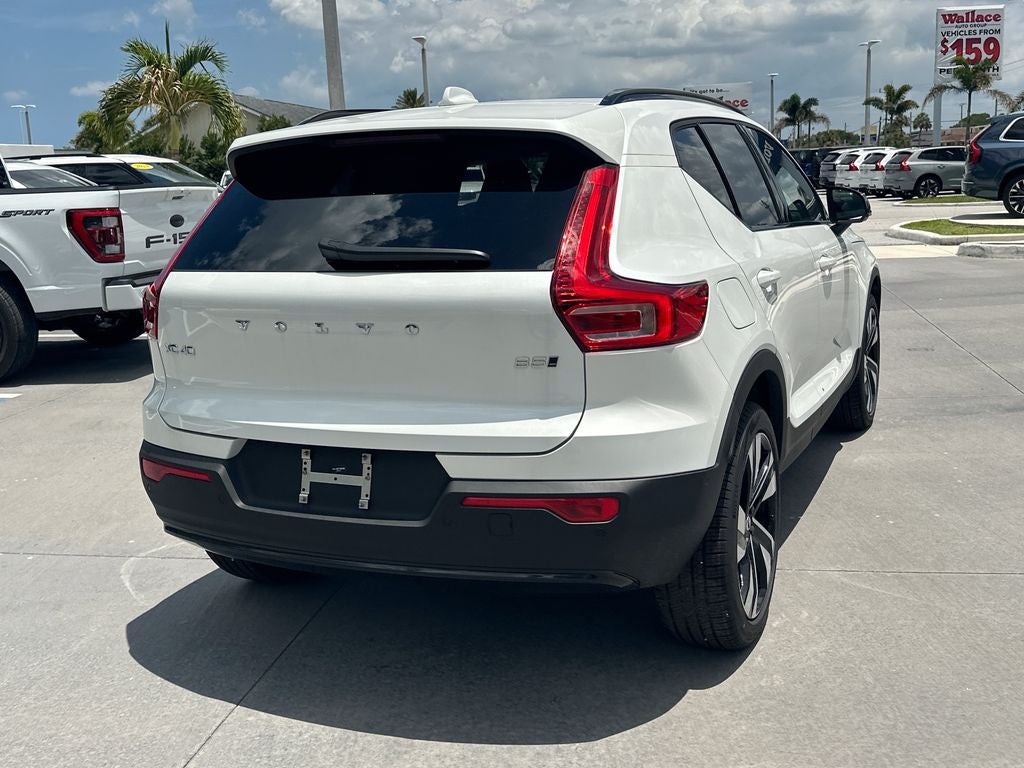 2026 Volvo XC40 B5 Ultra